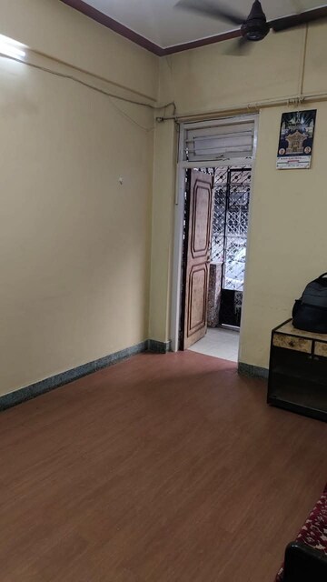Room in 1 BHK Apartment at Shanti Niketan Mahim West, Mahim West – for Rent
