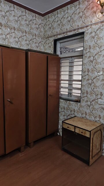 Room in 1 BHK Apartment at Shanti Niketan Mahim West, Mahim West – for Rent