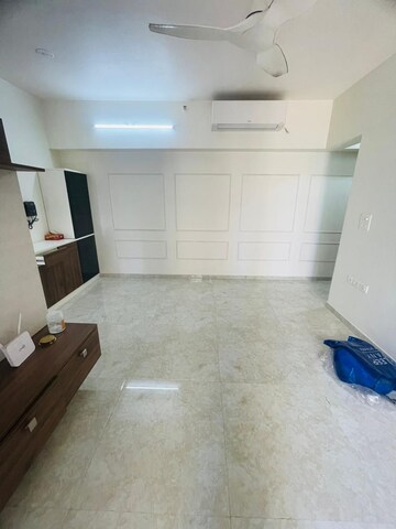 Room in 2 BHK Apartment at Kolshet Road – for Rent