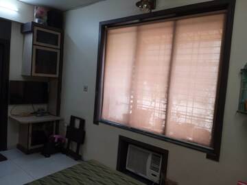 Room in 2 BHK Apartment at Kolshet Road – for Rent