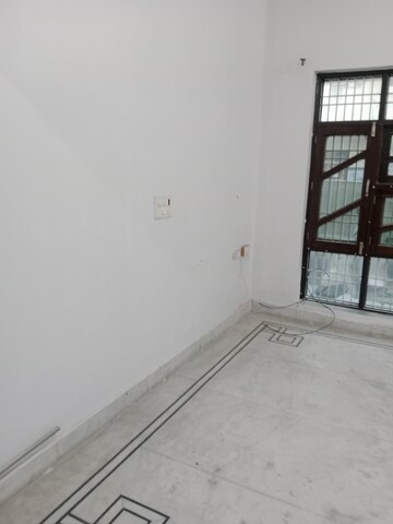  2 BHK Builder Floor at Sector 18 – for Rent