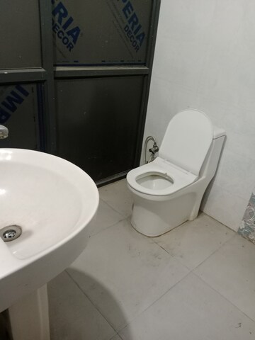 Attached Bathroom in 2 BHK Builder Floor at Sector 18 – for Rent