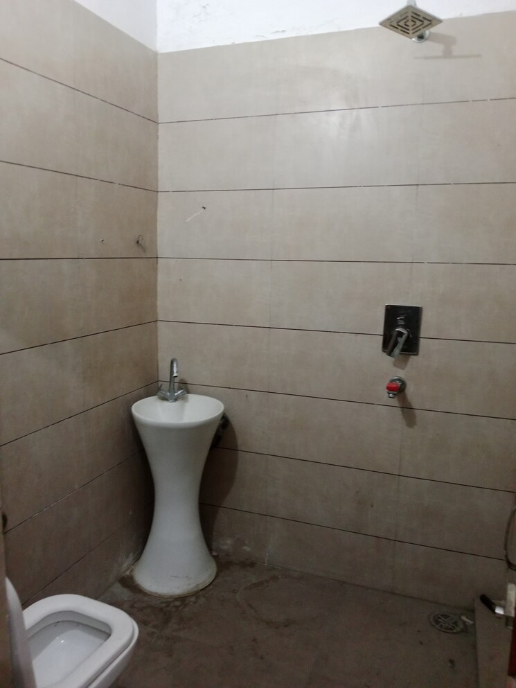 Bathroom, sector 18 2 Bedroom 985 Sq.Ft. Builder Floor In Sector 18 Panipat 8796940