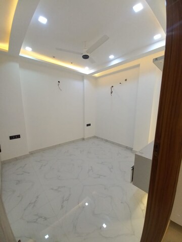 Bathroom in 3 BHK Apartment at Puri Kohinoor, Sector 89 – for Rent