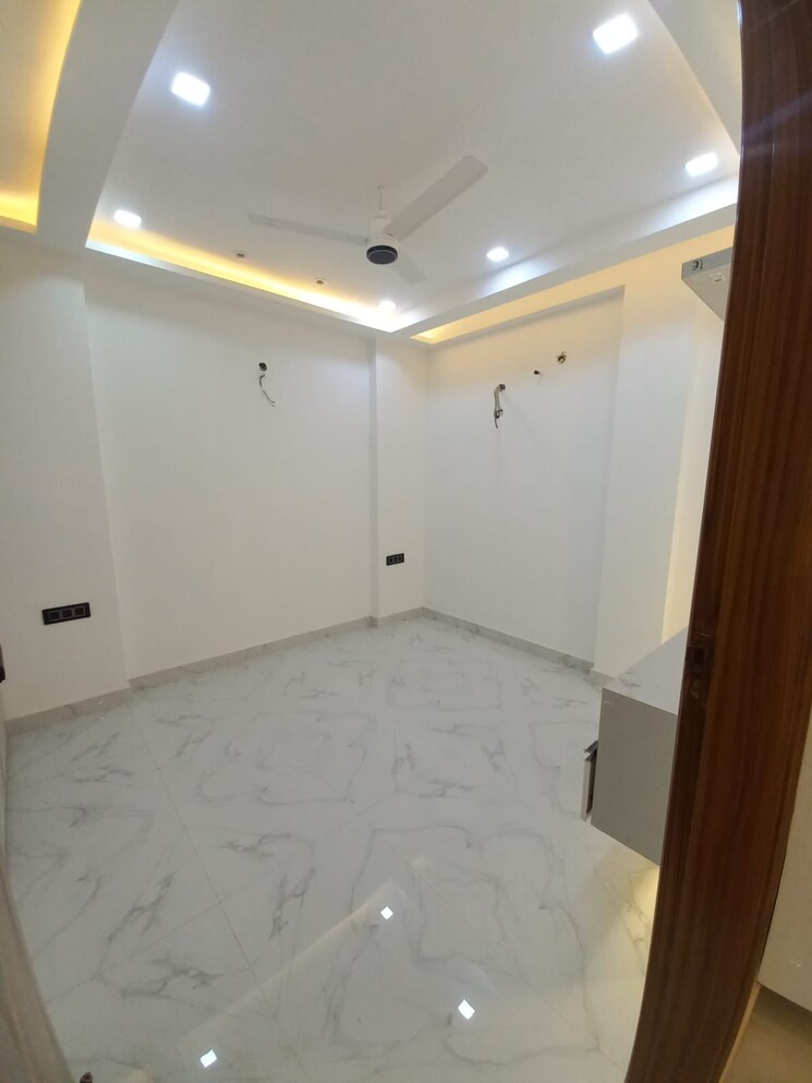 Bathroom, puri-kohinoor 3 Bedroom 250 Sq.Yd. Apartment In Sector 89 Faridabad 8796945