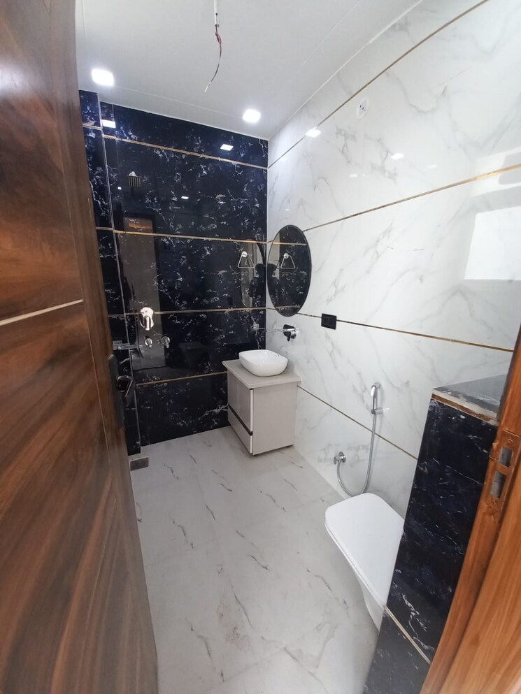 Team Area, puri-kohinoor 3 Bedroom 250 Sq.Yd. Apartment In Sector 89 Faridabad 8796945