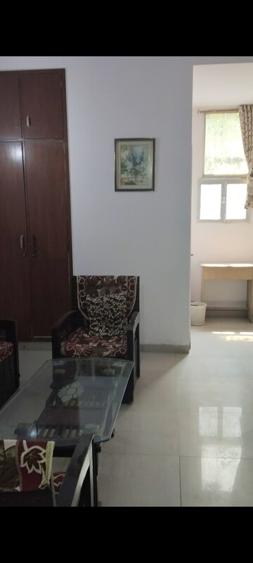 Living Room in 2.5 BHK Builder Floor at Sector 55 – for Rent