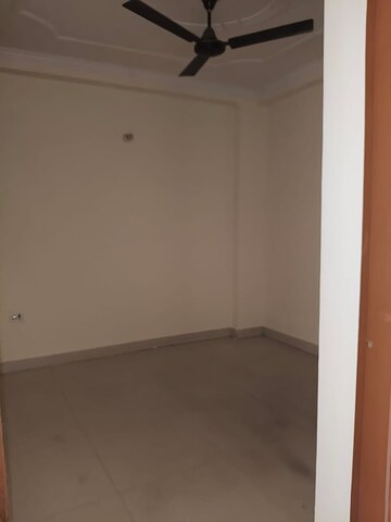 Room in 1 BHK Builder Floor at Chattarpur – for Rent