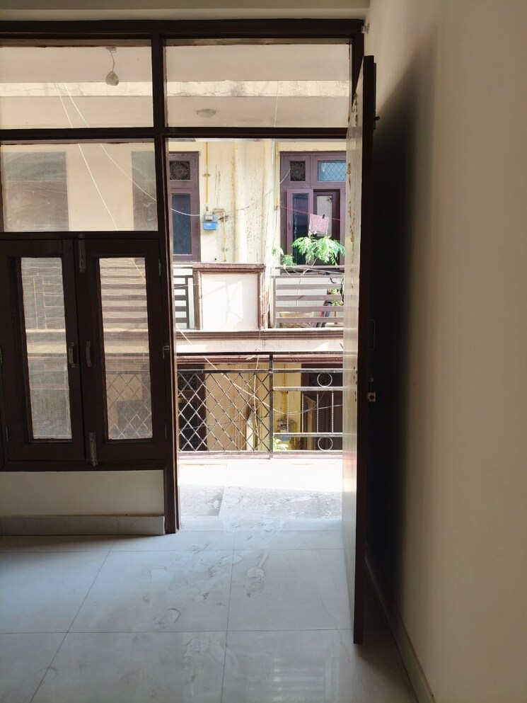 Room, chattarpur 1 Bedroom 650 Sq.Ft. Builder Floor In Chattarpur Delhi 8796972