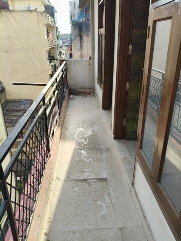 Balcony in 1 BHK Builder Floor at Chattarpur – for Rent