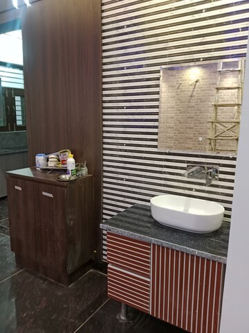  2.5 BHK Builder Floor at Sector 17 – for Rent