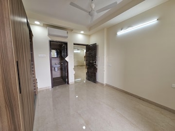 Room in 4 BHK Apartment at Niharika Skyline, Khajaguda – for Rent