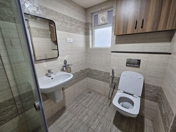 Bathroom in 4 BHK Apartment at Niharika Skyline, Khajaguda – for Rent