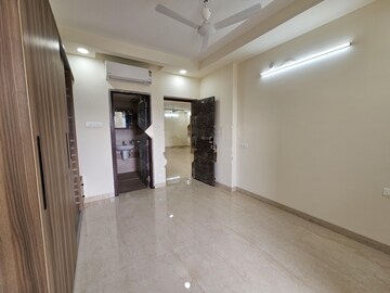 Room in 4 BHK Apartment at Niharika Skyline, Khajaguda – for Rent