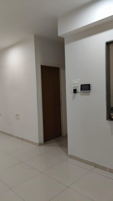 Room in 2 BHK Apartment at Godrej Elements, Hinjewadi – for Rent