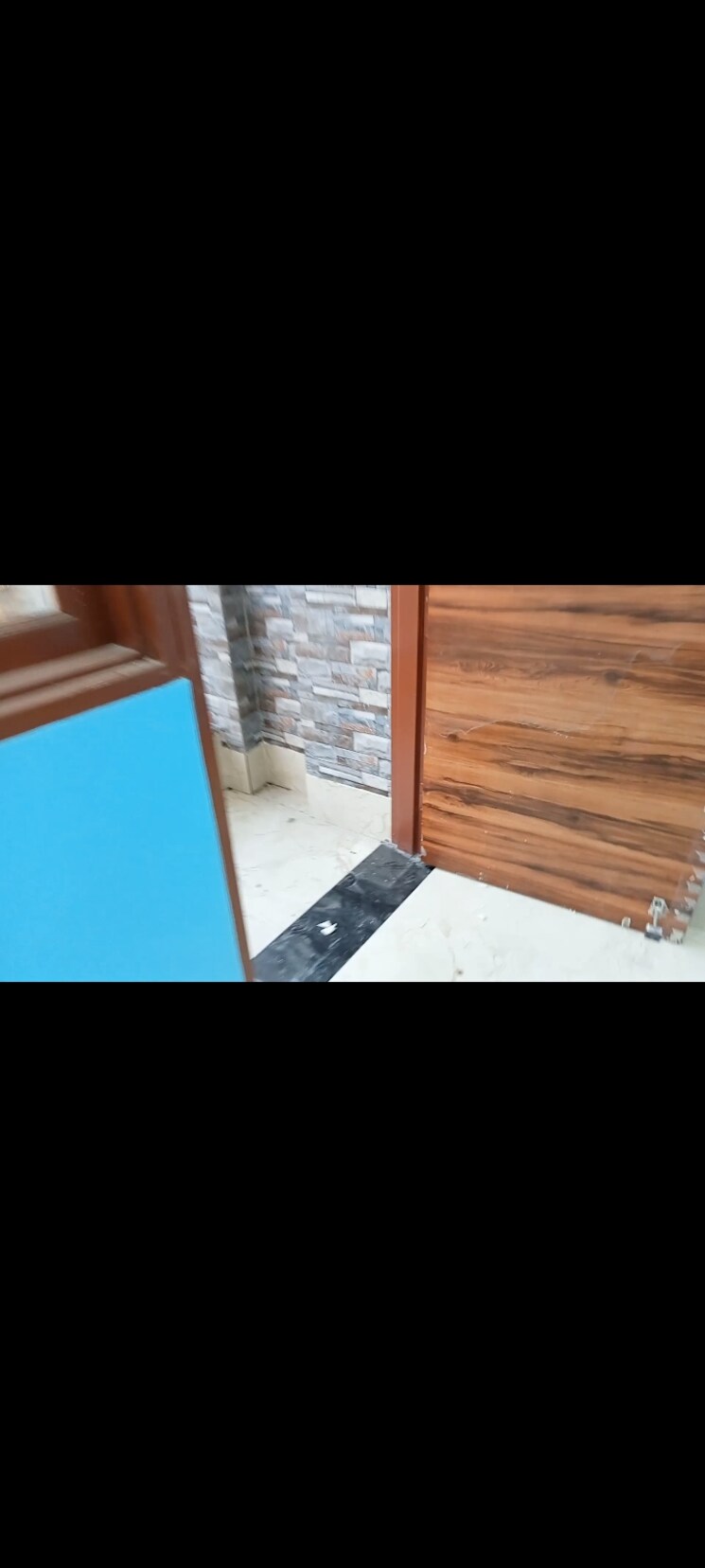 Room, vijay enclave 1 RK 308 Sq.Ft. Builder Floor In Vijay Enclave Delhi 8797006