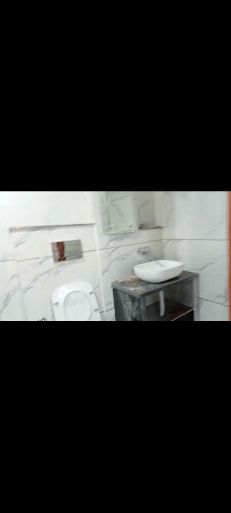 Bathroom, vijay enclave 1 RK 308 Sq.Ft. Builder Floor In Vijay Enclave Delhi 8797006