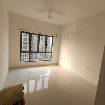 Room in 2 BHK Apartment at Sunland Residency, Bablatala – for Rent