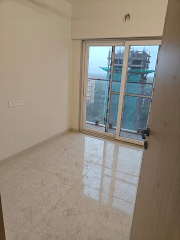 Room in 2 BHK Apartment at Vikhroli East – for Rent