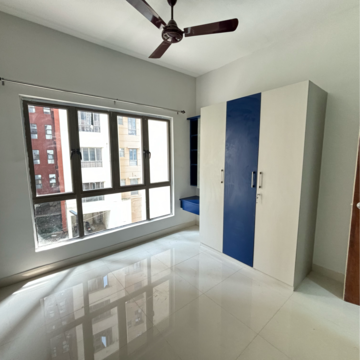 Bedroom in 2 BHK Apartment at Siddha Happyville, Reekjoyoni Rajarhat – for Rent