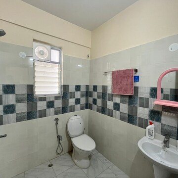 Team Area in 2.5 BHK Apartment at Siddha Happyville, Reekjoyoni Rajarhat – for Rent