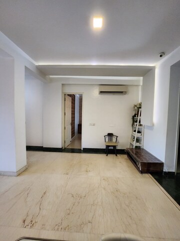 Room in 3 BHK Apartment at Mahindra Luminare, Sector 59 – for Rent