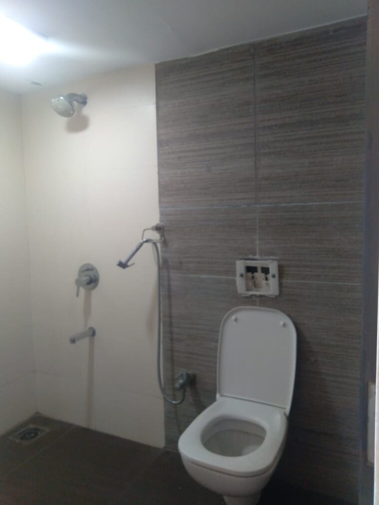 Bathroom, peddar road 4 Bedroom 1900 Sq.Ft. Apartment In Peddar Road Mumbai 8797076