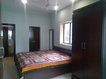 Bedroom in 4 BHK Apartment at Peddar Road – for Sale
