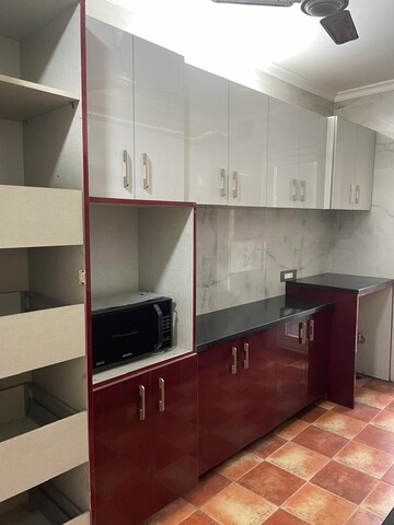 Kitchen in 4 BHK Apartment at DLF Royale Residences, Dlf Phase I – for Rent