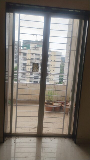 Room in 2 BHK Apartment at Vanshaj Kiona, Balewadi – for Rent