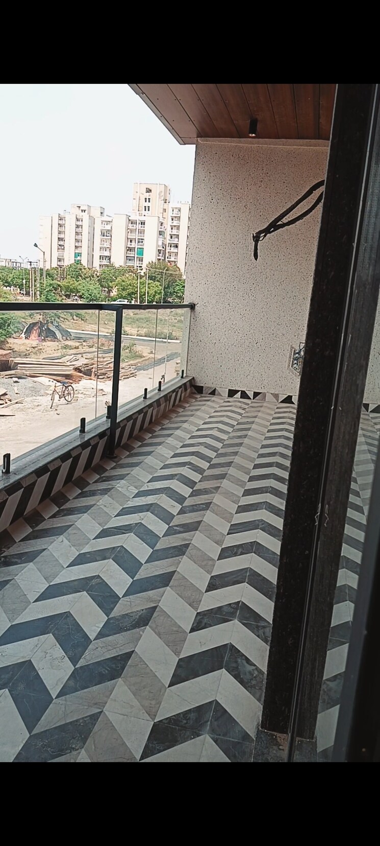 Balcony, sector 85 4 Bedroom 350 Sq.Yd. Builder Floor In Sector 85 Faridabad 8797099