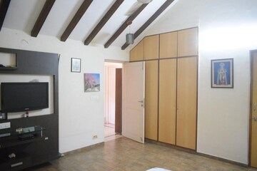 Building Lobby in 3 BHK Villa at Satellite – for Sale