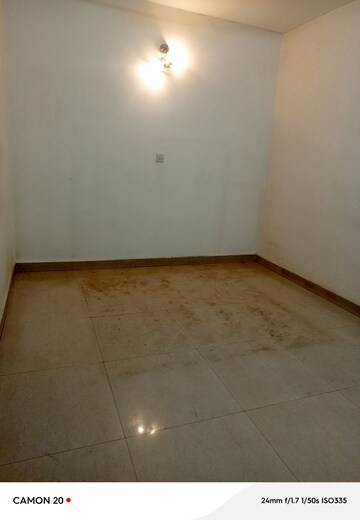 Room in 2 BHK Apartment at Vasant Kunj – for Rent