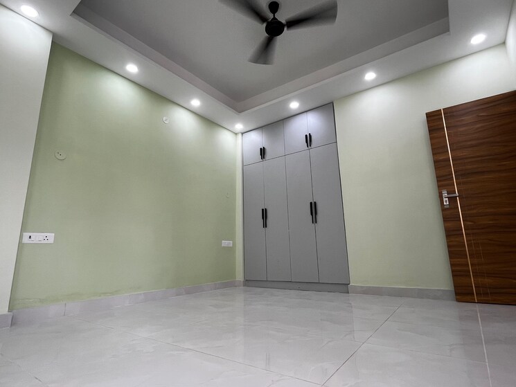 Room, ss-mayfield-gardens 3 Bedroom 2100 Sq.Ft. Builder Floor In Sector 51 Gurgaon 8797126