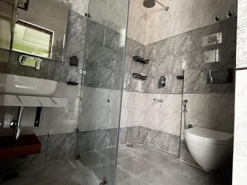 Bathroom in 3 BHK Builder Floor at SS Mayfield Gardens, Sector 51 – for Rent