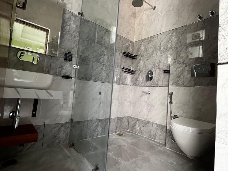 Bathroom, ss-mayfield-gardens 3 Bedroom 2100 Sq.Ft. Builder Floor In Sector 51 Gurgaon 8797126