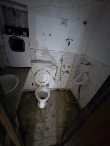 Washroom in  Showroom at Hazra Road – for Rent