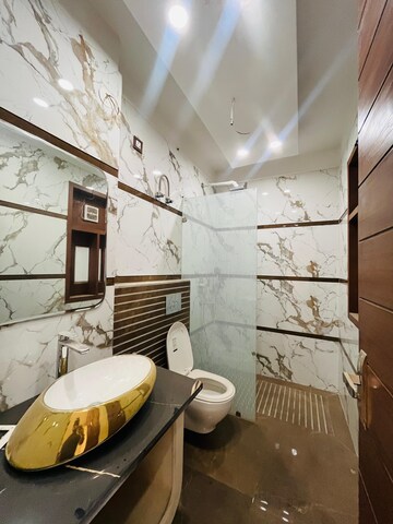 Kitchen in 3 BHK Builder Floor at SS Southend Floors, South City 2 – for Rent
