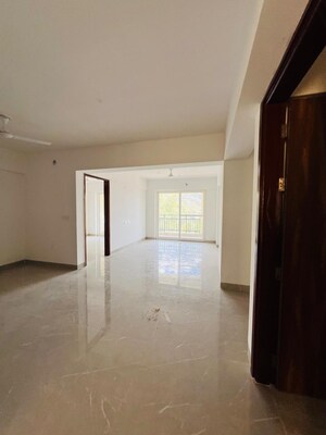 Room in 3.5 BHK Apartment at Kulhan – for Sale