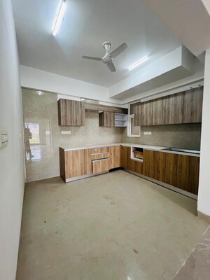 Room in 3.5 BHK Apartment at Kulhan – for Sale