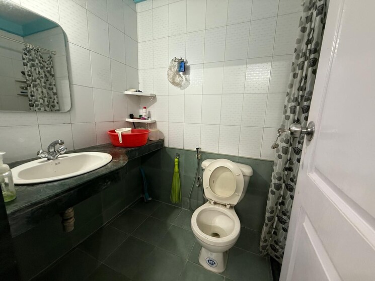 Bathroom, hiranandani-estate-hill-grange 3 Bedroom 1350 Sq.Ft. Apartment In Ghodbunder Road Thane 8797186