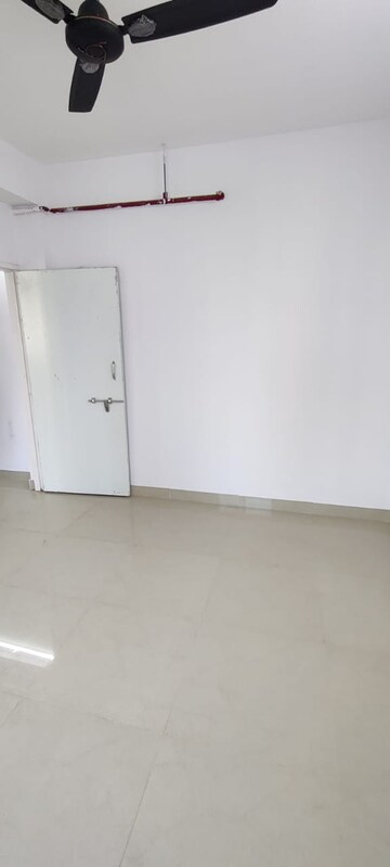 Room in 1 BHK Apartment at Goregaon West – for Rent