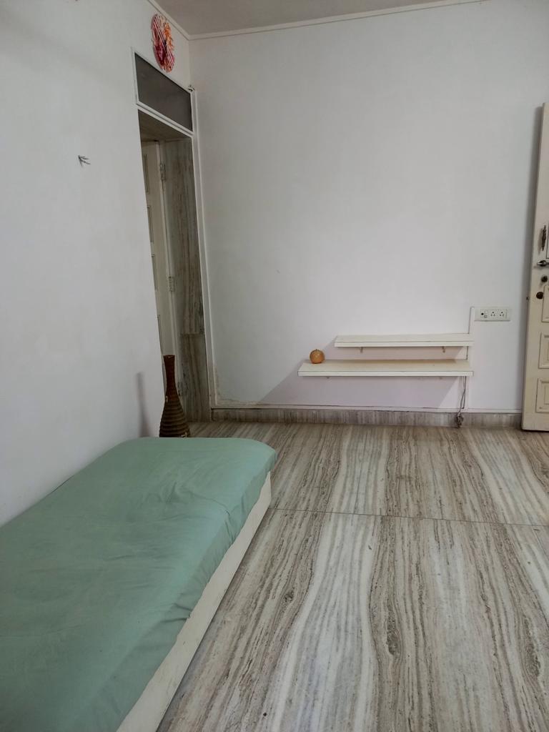 2 BHK Apartment For Rent in Juhu Vishal CHS