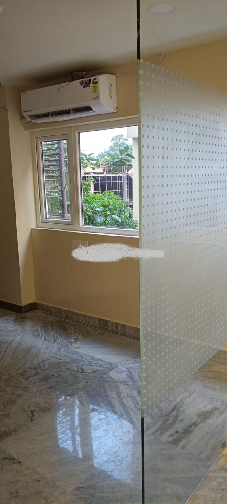 Room, park street Commercial Office Space 1200 Sq.Ft. In Park Street Kolkata 8797199