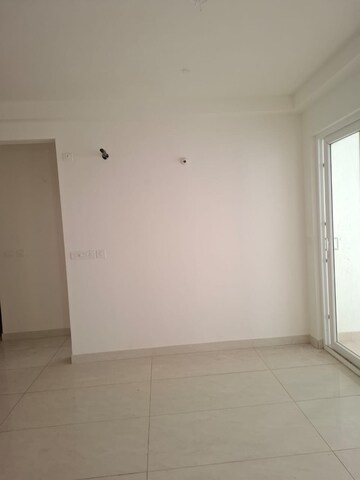 Room in 3 BHK Apartment at Prestige Beverly Hills, Kokapet – for Rent