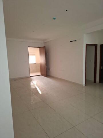 Room in 3 BHK Apartment at Prestige Beverly Hills, Kokapet – for Rent