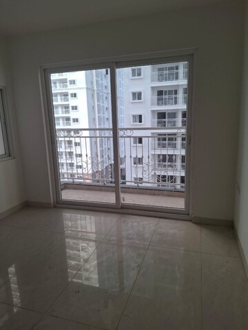 Room in 3 BHK Apartment at Prestige Beverly Hills, Kokapet – for Rent