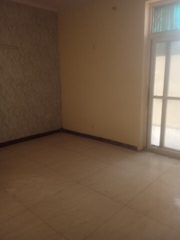 Room in 4 BHK Villa at Amrapali Leisure Valley, Tech Zone 4 Greater Noida – for Sale