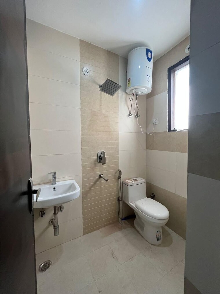 Bathroom, sector 57 3 Bedroom 1250 Sq.Ft. Builder Floor In Sector 57 Gurgaon 8797235