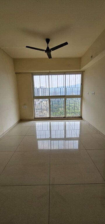 Room in 1 BHK Apartment at Godrej Tranquil, Kandivali East – for Rent